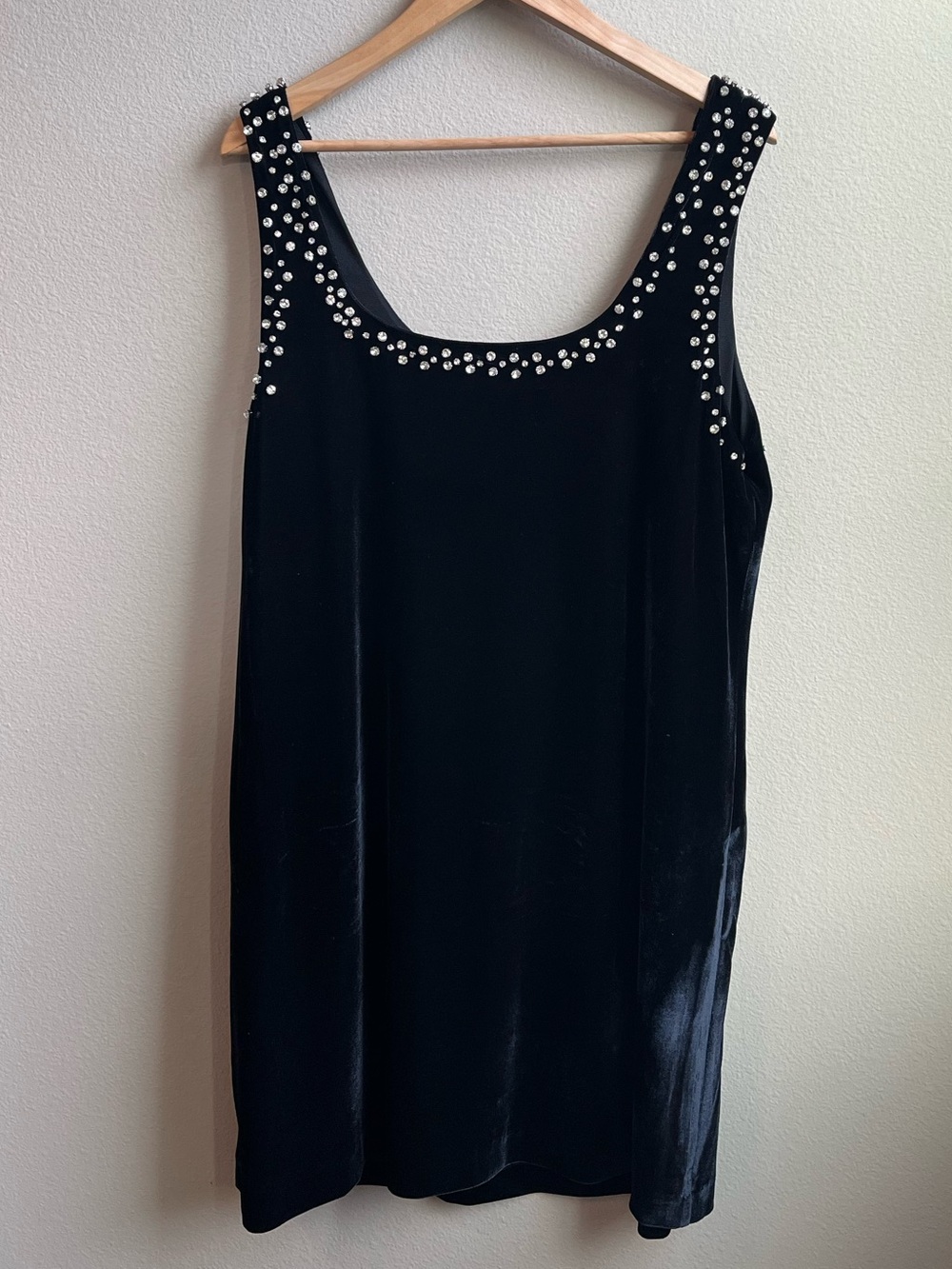 Trendy Black Rhinestone-Embellished Velvet Mini Dress NWT - Picture 4 of 7